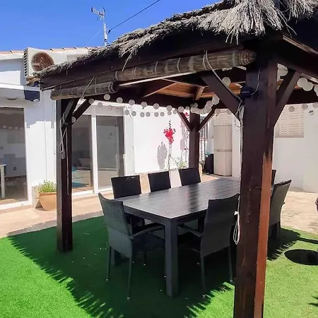 Bonita Con Piscina Privada Y Vistas Al Mar Villa *