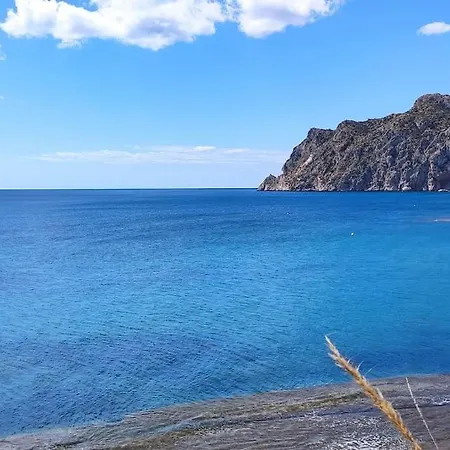 Villa Bonita Con Piscina Privada Y Vistas Al Mar