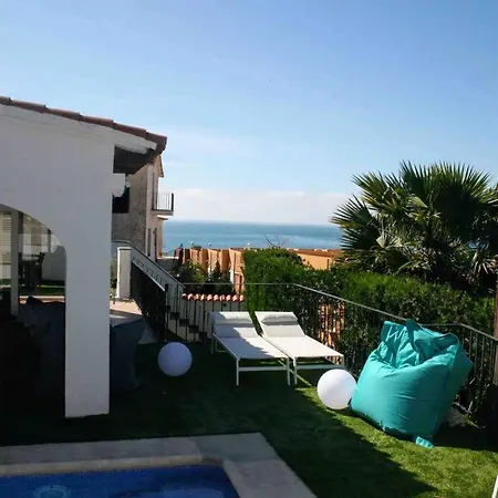 Bonita Con Piscina Privada Y Vistas Al Mar