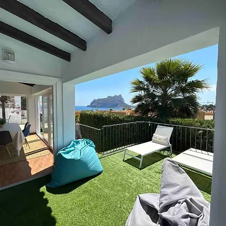 Bonita Con Piscina Privada Y Vistas Al Mar Villa